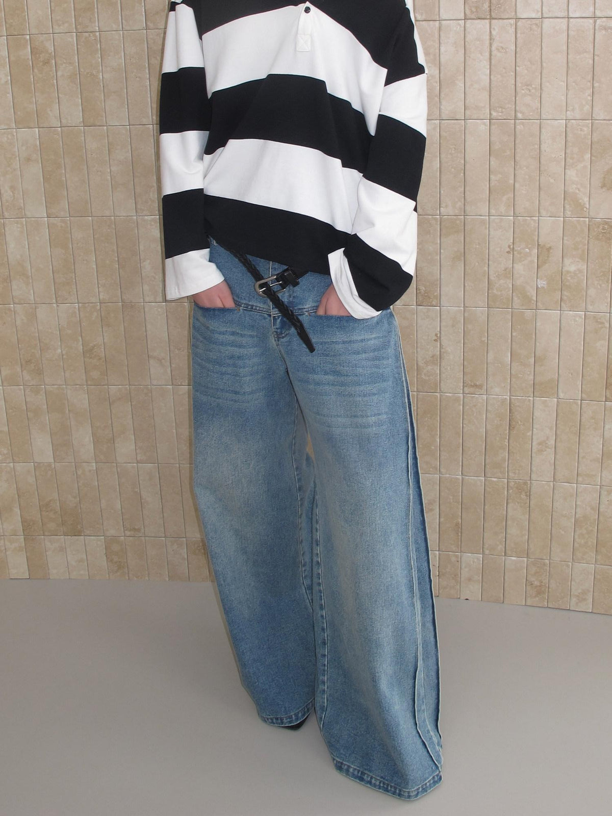 CasseSango Durable Cotton Mid Rise Pleated Loose Fit Washed Blue Wide Leg Jeans
