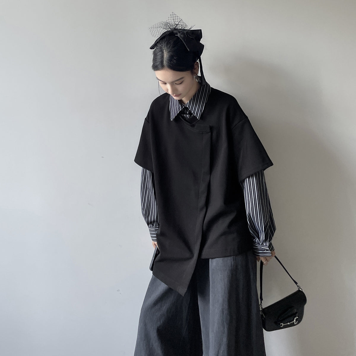 DDGIRL_studio_Breathable_Cotton_Blend_Relaxed_Commuter_Collared_Striped_Women_Black_Shirts_MISSTT