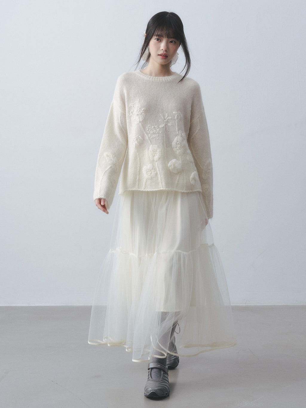 DDGIRL_studio_Ultra_Soft_Relaxed_Embroidered_Floral_Crochet_Round_Neck_Women_Knit_Sweaters_MISSTT