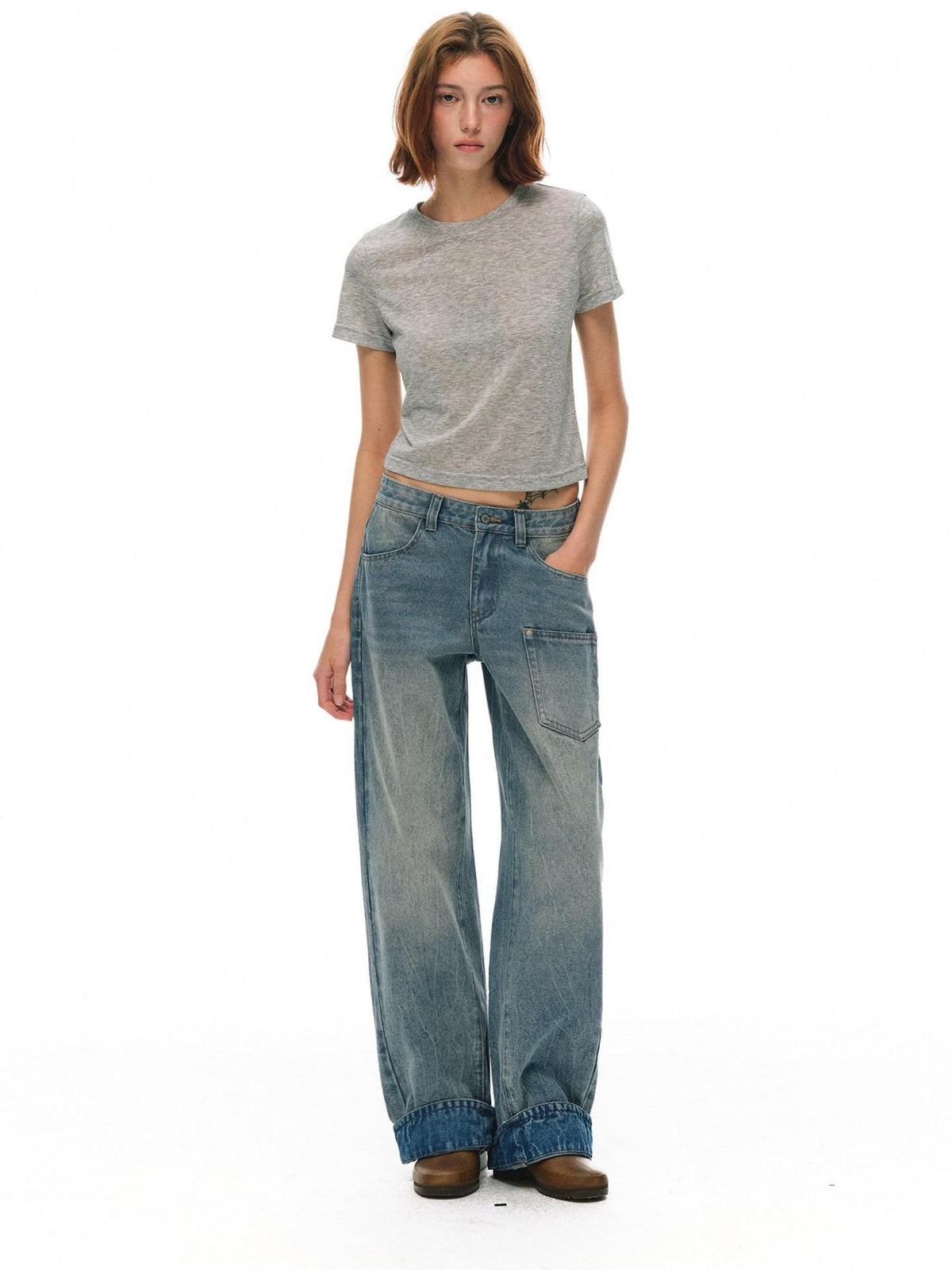 Country Moment Distressed Multi Pocket Mid Rise Women Washed Denim Straight Leg Jeans