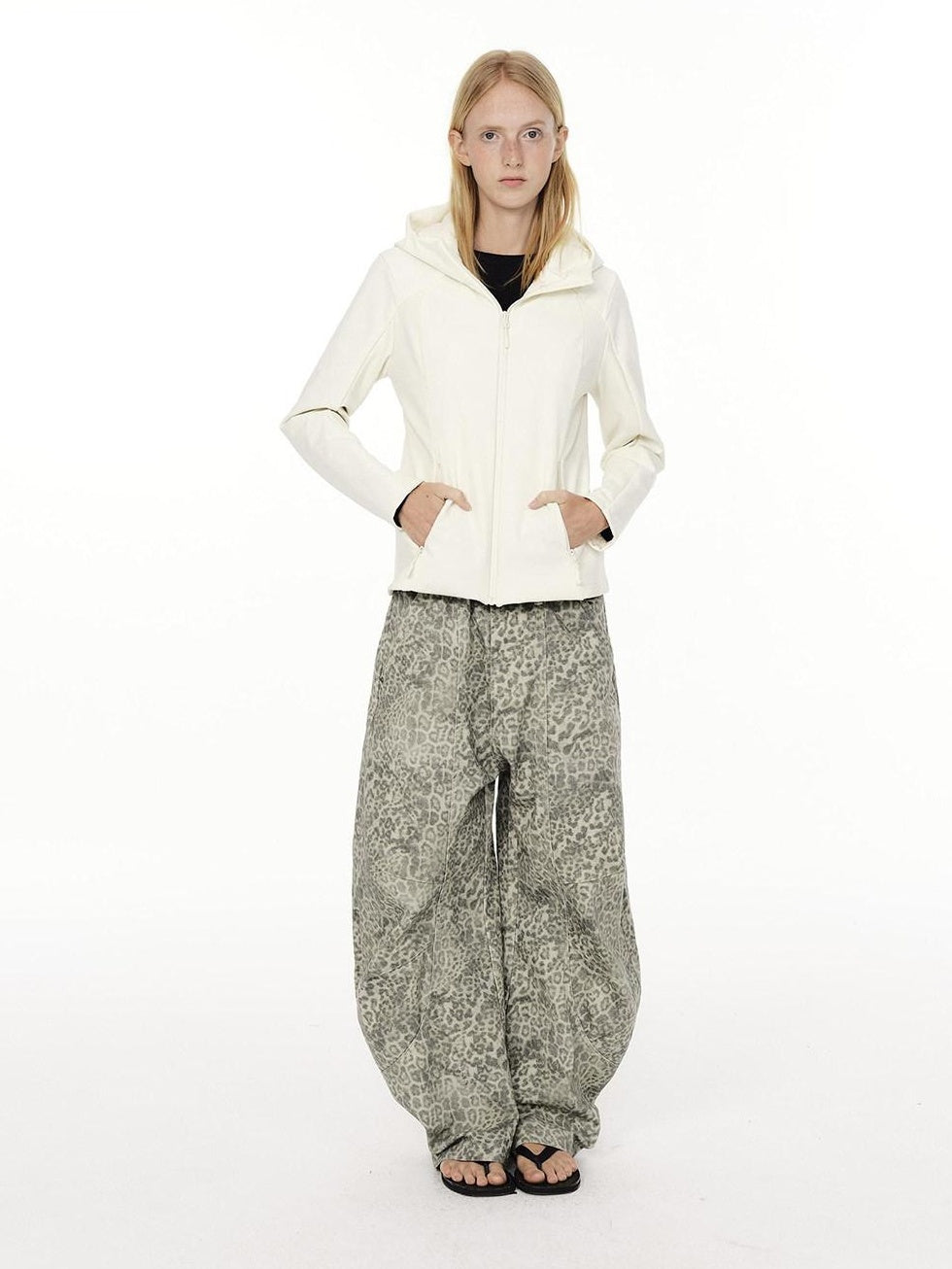Country Moment 100% Cotton Mid Rise Relaxed Fit Leopard Print Zipper Fly Unisex Wide Leg Jeans
