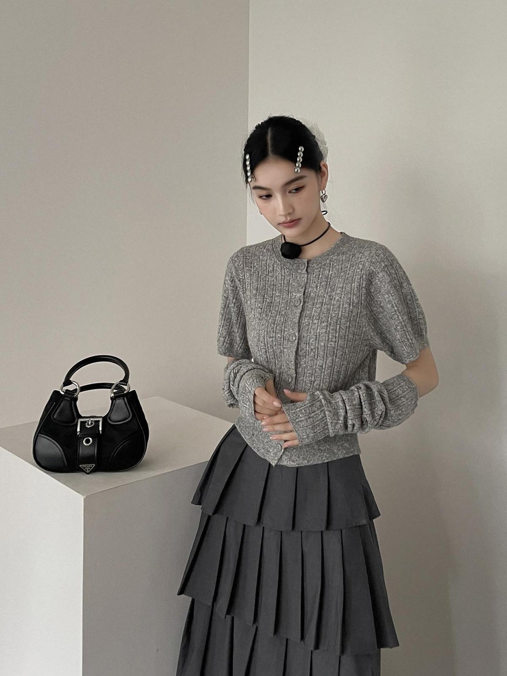 DDGIRL studio Slim Waist Commuter Cardigan Round Neck Gray Exclusive Wool Blend Sweaters
