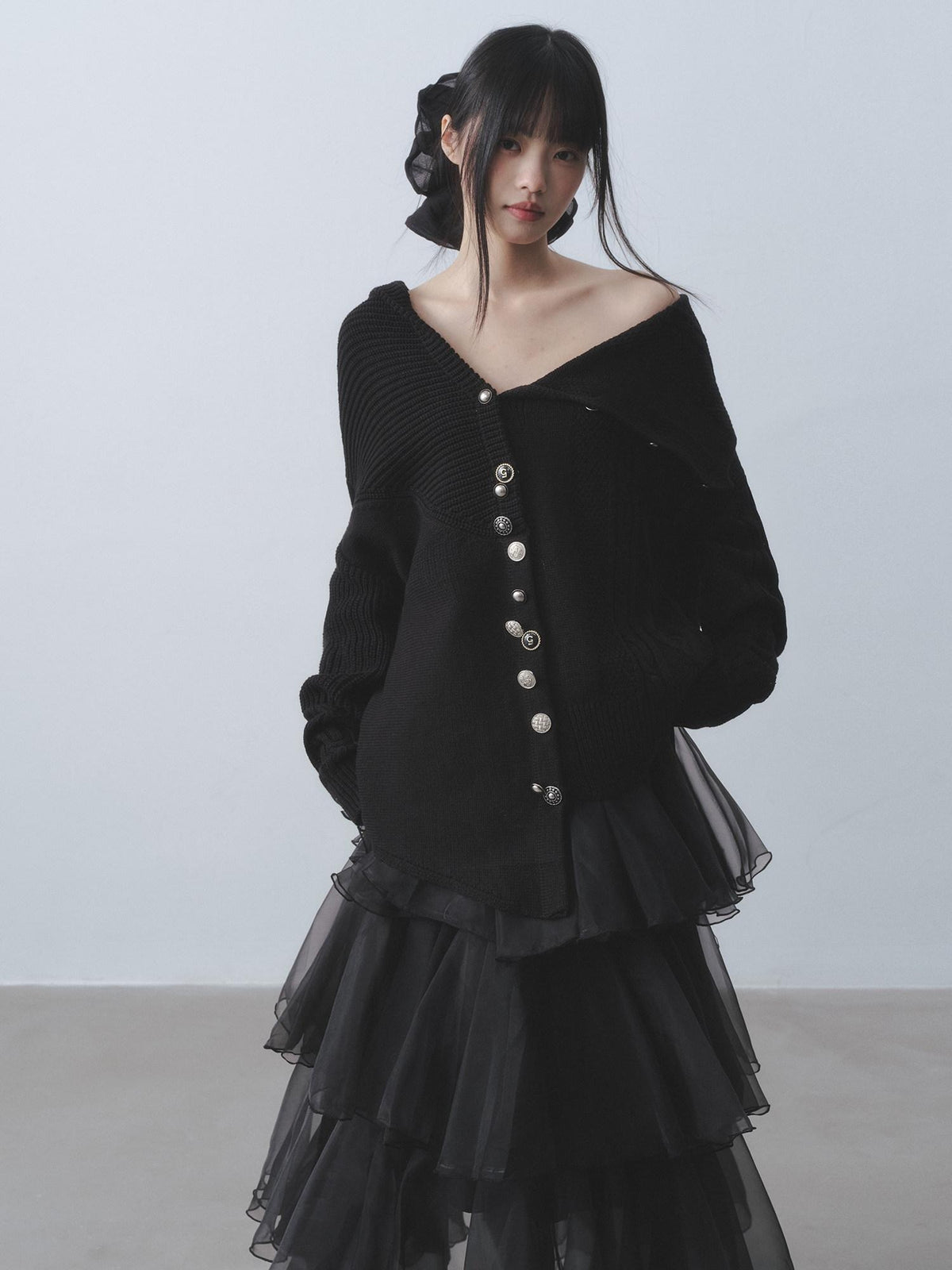 DDGIRL studio Soft Relaxed Ribbed Button Mid Length Women Campus Cotton Blend Black Cardigans
