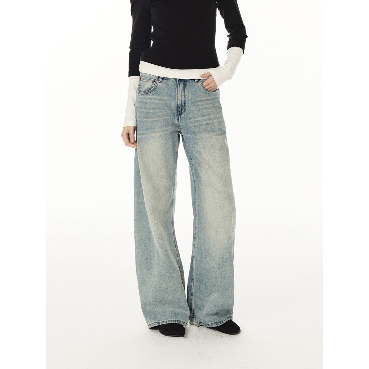 Country_Moment_Cotton_Blend_Slight_Stretch_Mid_Rise_Relaxed_Light_Wash_Straight_Leg_Jeans_MISSTT
