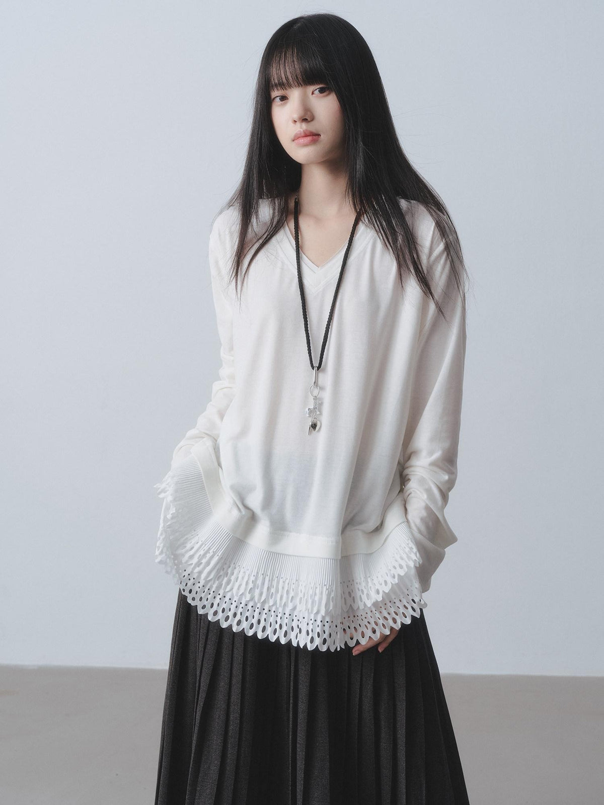 DDGIRL studio Soft Breathable V-neck Patchwork Loose Fit Women White Long Sleeve T-Shirts