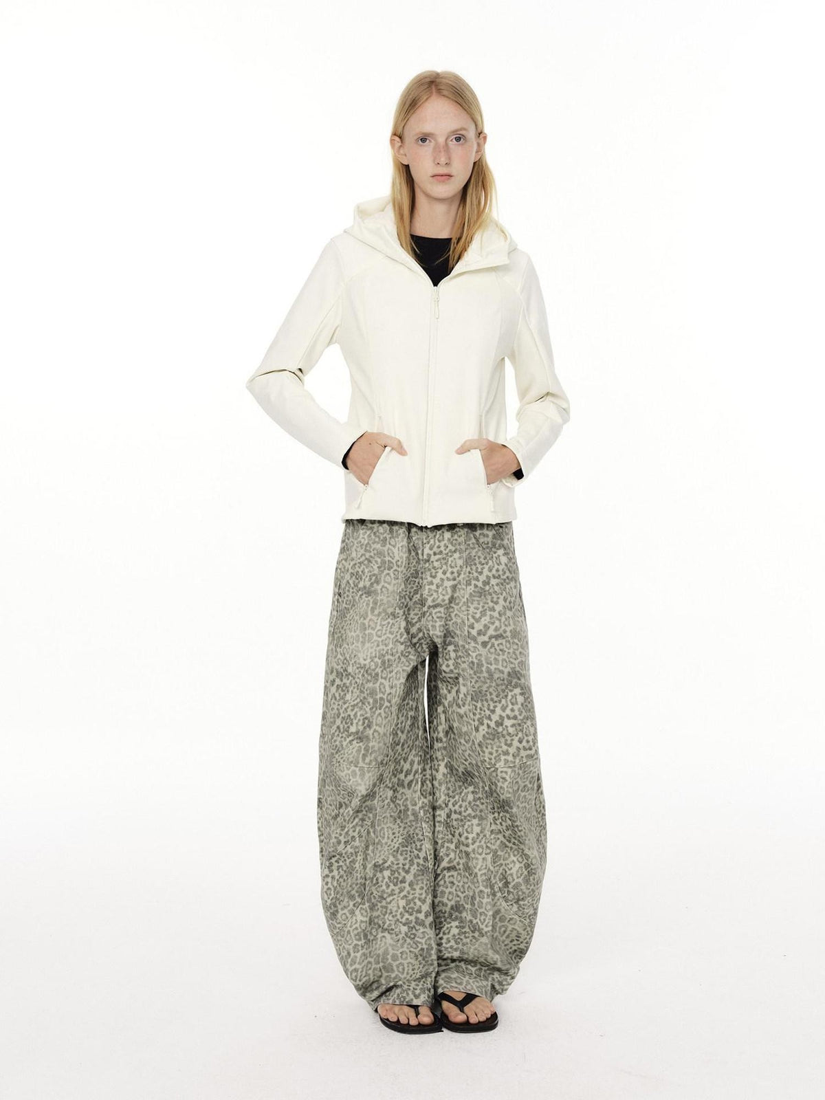 Country Moment 100% Cotton Mid Rise Relaxed Fit Leopard Print Zipper Fly Unisex Wide Leg Jeans