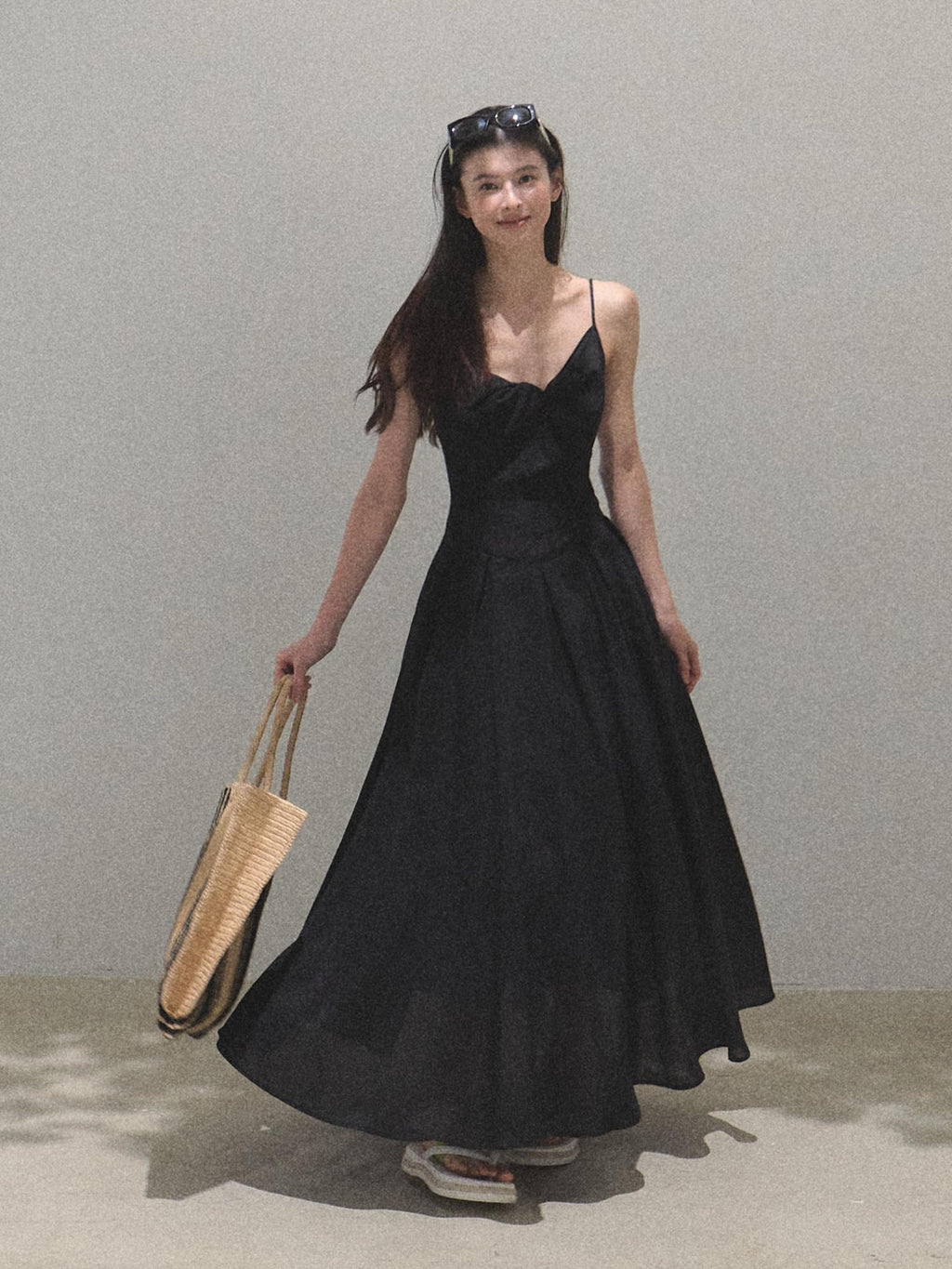 7 OAKMOO Elegant Cinched Waist Linen Spaghetti Strap Women City Commute Maxi Dresses