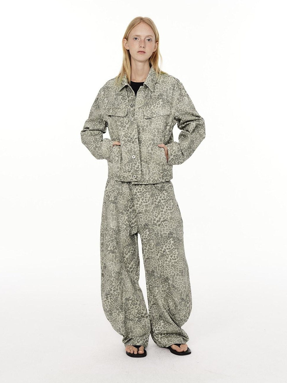 Country Moment 100% Cotton Mid Rise Relaxed Fit Leopard Print Zipper Fly Unisex Wide Leg Jeans