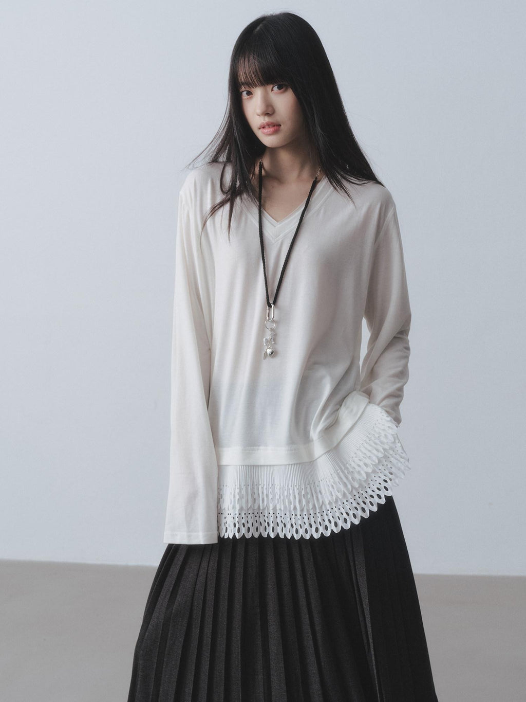DDGIRL studio Soft Breathable V-neck Patchwork Loose Fit Women White Long Sleeve T-Shirts