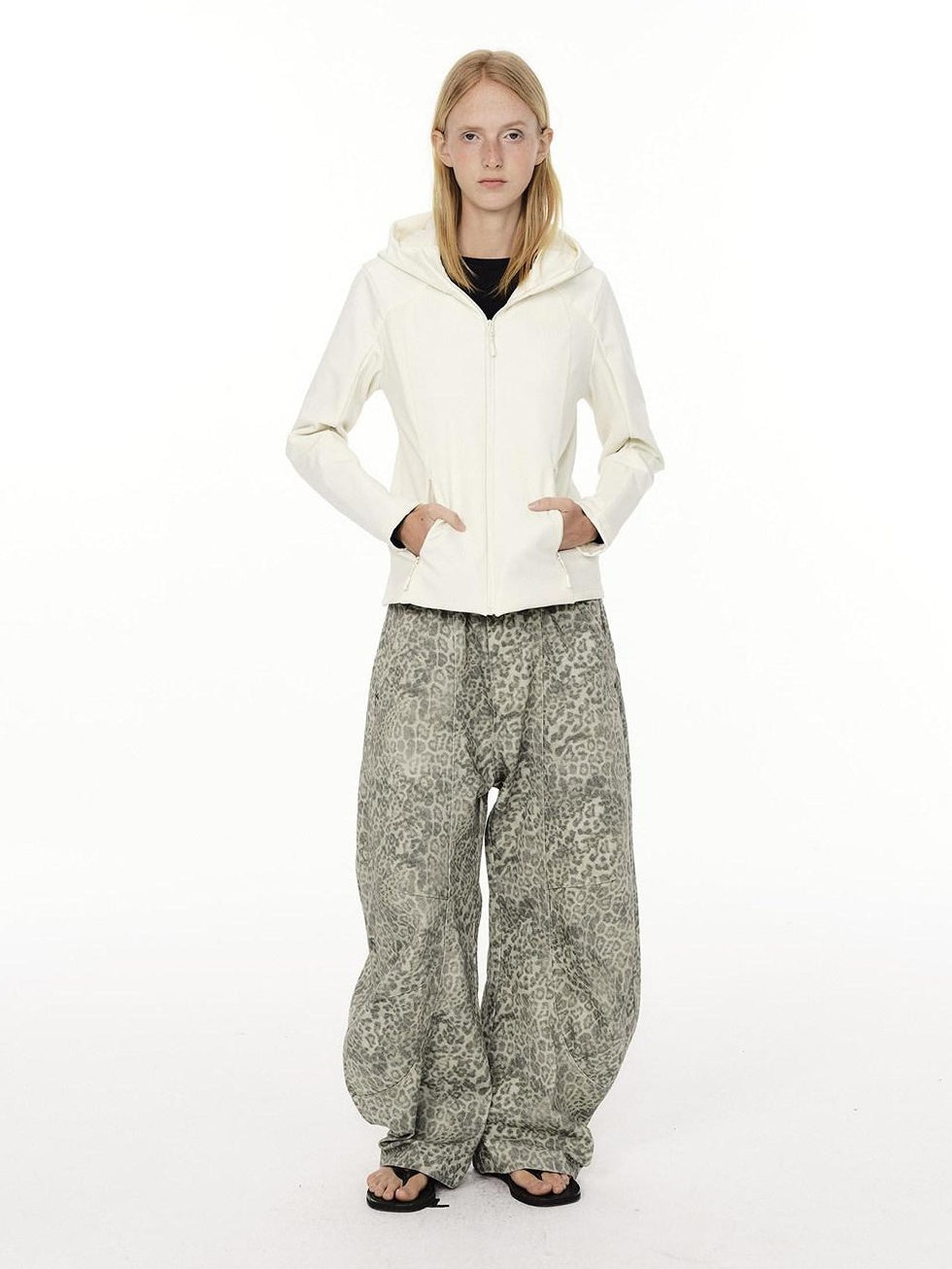 Country Moment 100% Cotton Mid Rise Relaxed Fit Leopard Print Zipper Fly Unisex Wide Leg Jeans