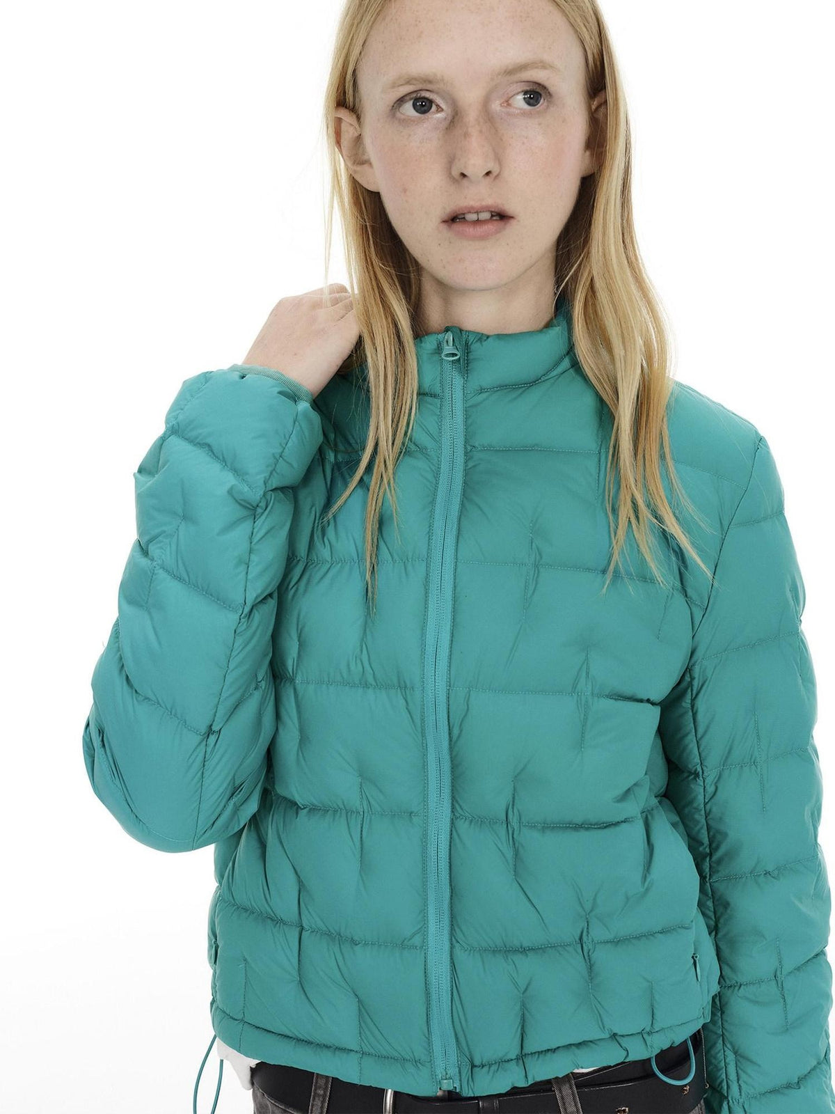 Country Moment 650Fp White Duck Down Waterproof Short Stand Collar Women Casual Down Jackets