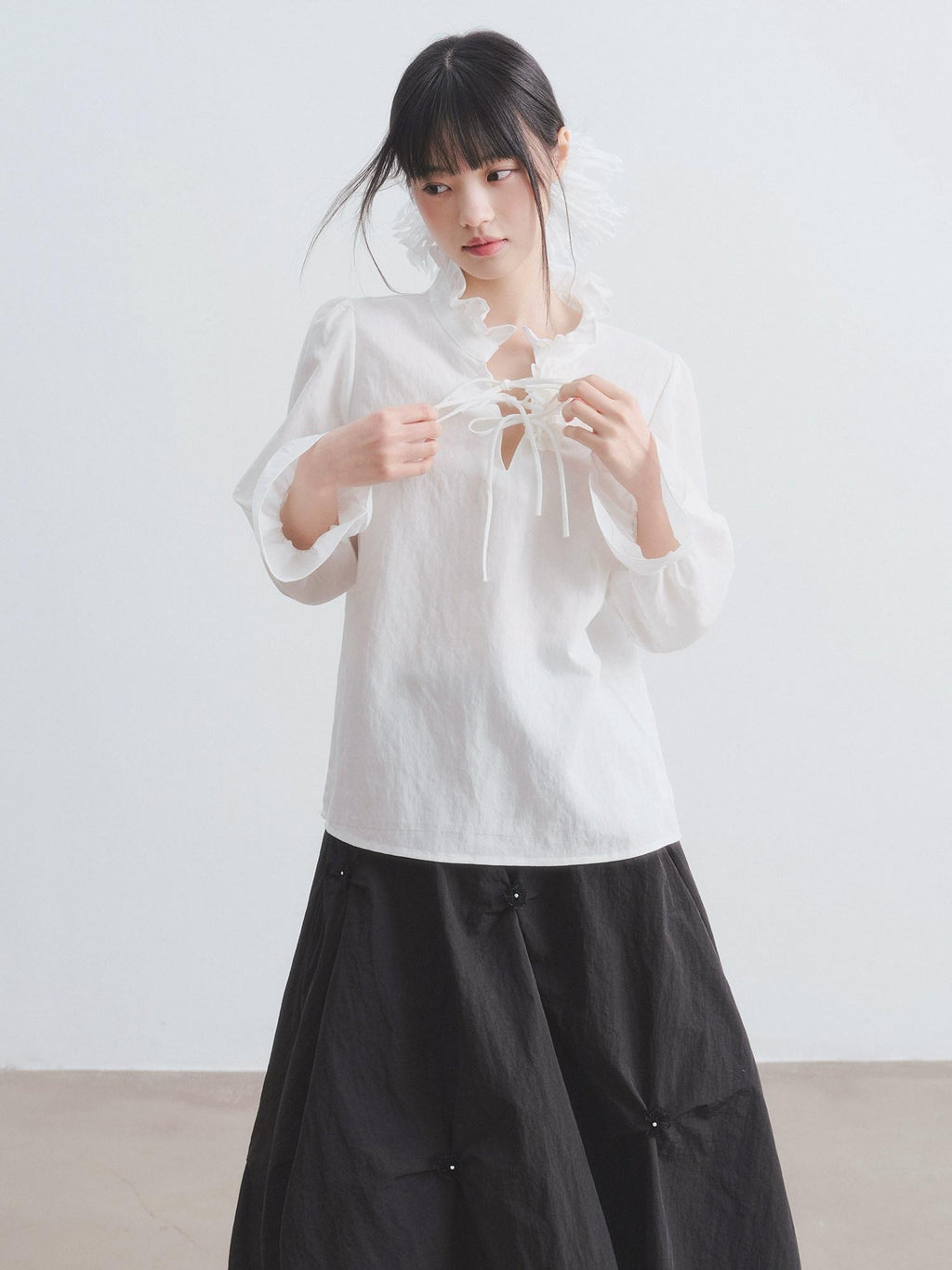 DDGIRL studio Breathable Non Deforming Ruffle Collar Bell Sleeve Straight Cut Commuter Shirts