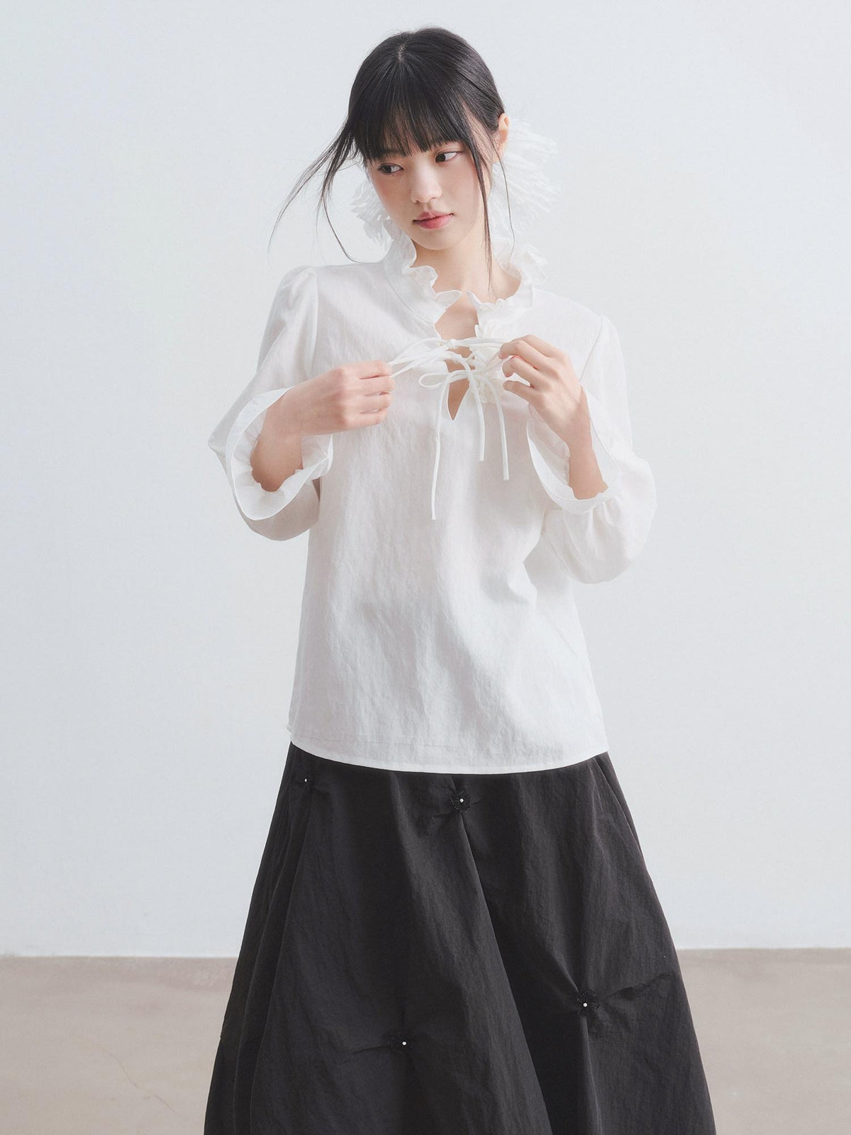 DDGIRL studio Breathable Non Deforming Ruffle Collar Bell Sleeve Straight Cut Commuter Shirts