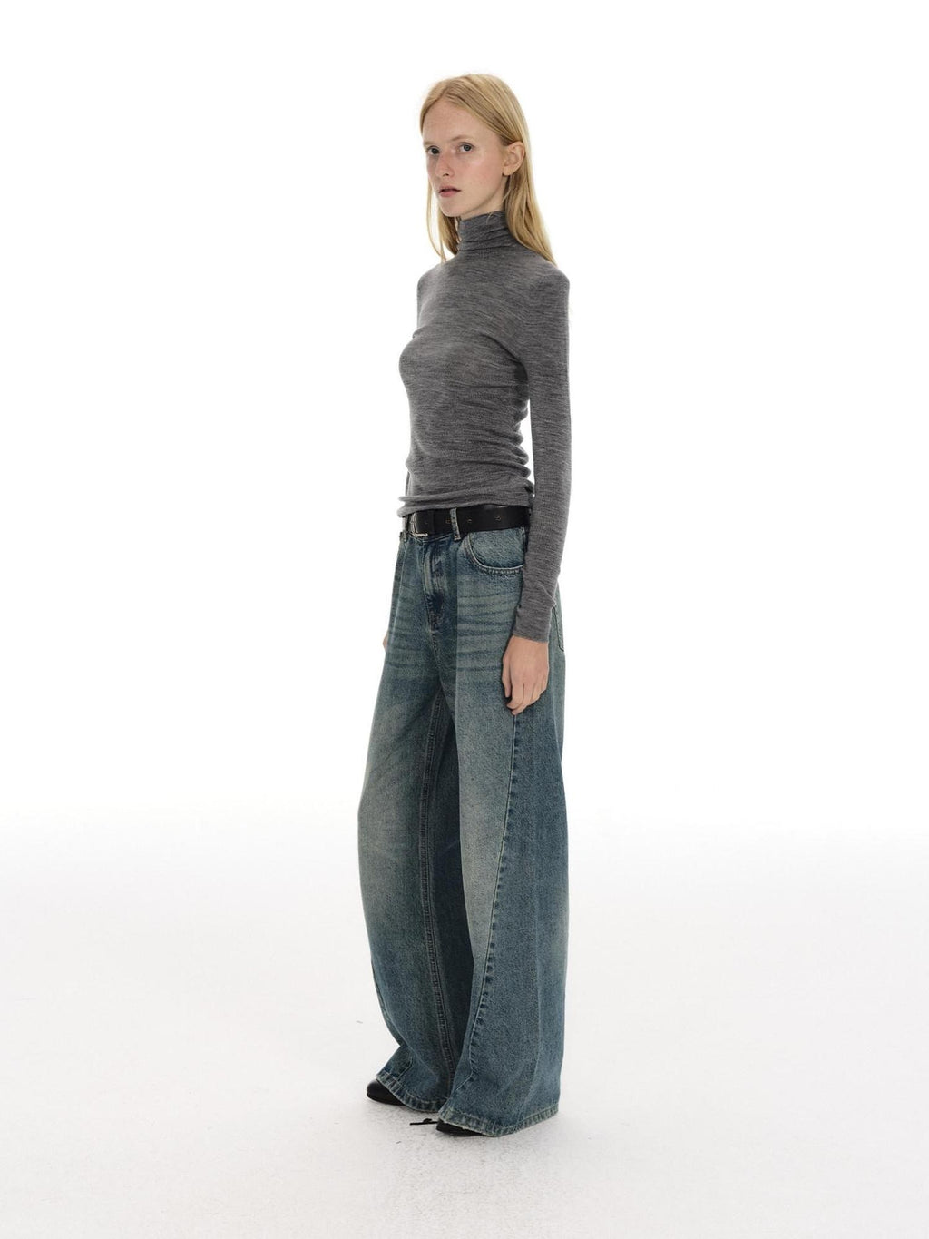 Country Moment Breathable Washed Blue Gradient Vintage Mid Rise Button Fly Wide Leg Jeans