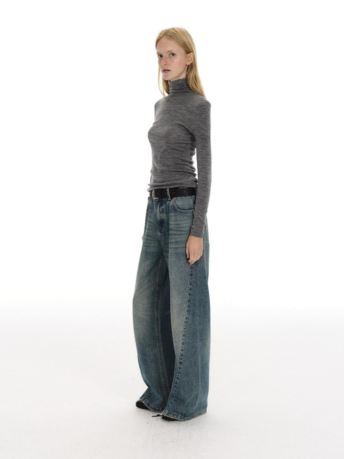 Country Moment Breathable Washed Blue Gradient Vintage Mid Rise Button Fly Wide Leg Jeans