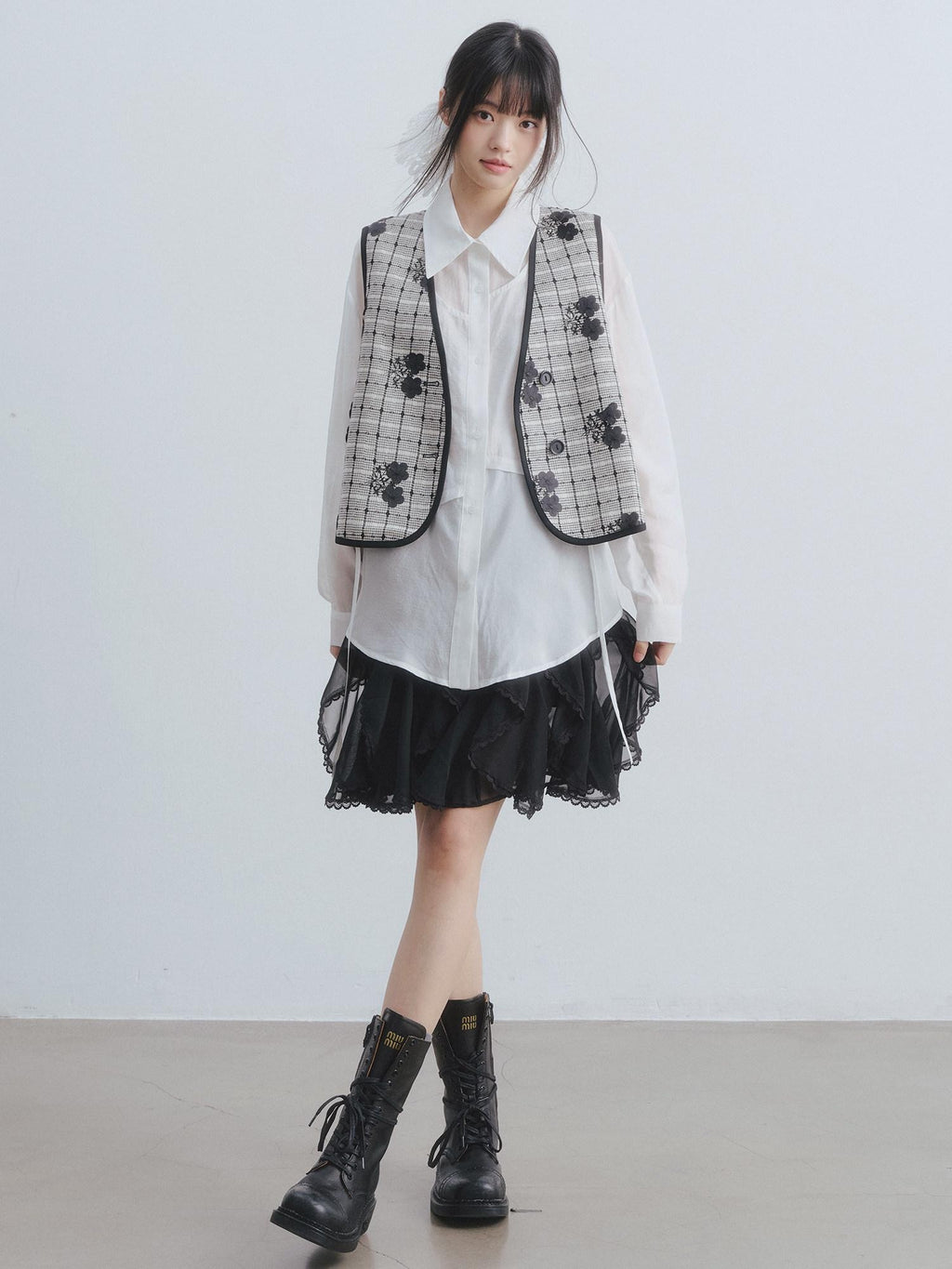 DDGIRL studio Moisture Wicking Embroidered Floral V-neck Short Crop Plaid School Girls Vests