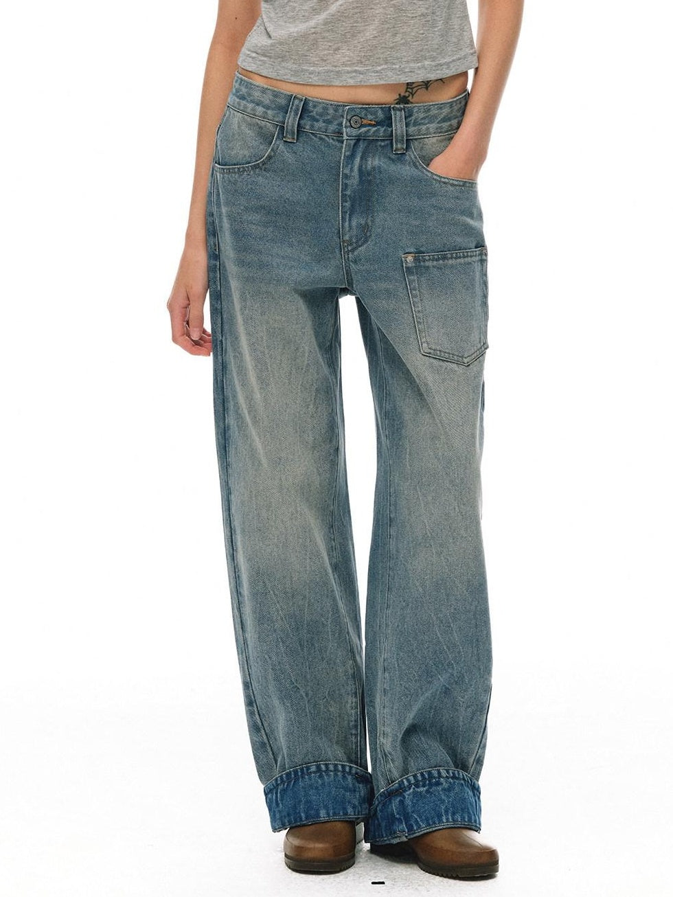 Country Moment Distressed Multi Pocket Mid Rise Women Washed Denim Straight Leg Jeans