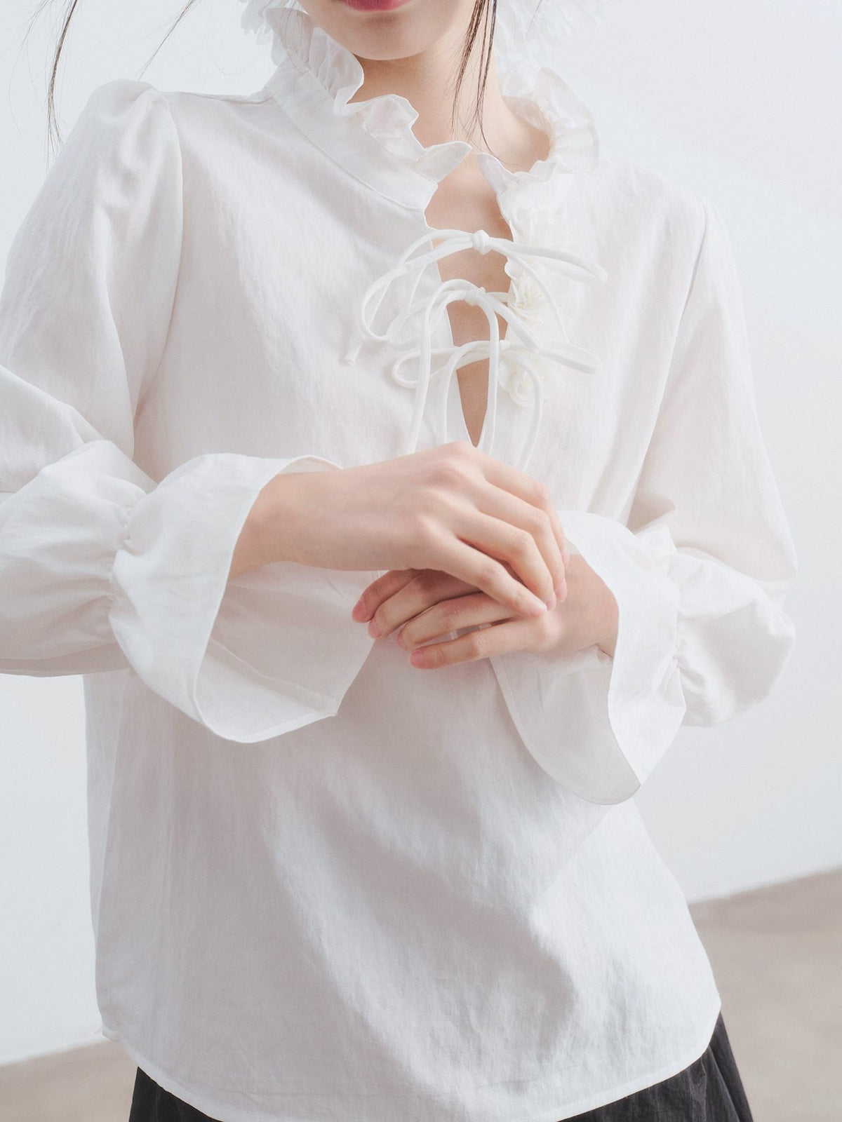 DDGIRL studio Breathable Non Deforming Ruffle Collar Bell Sleeve Straight Cut Commuter Shirts