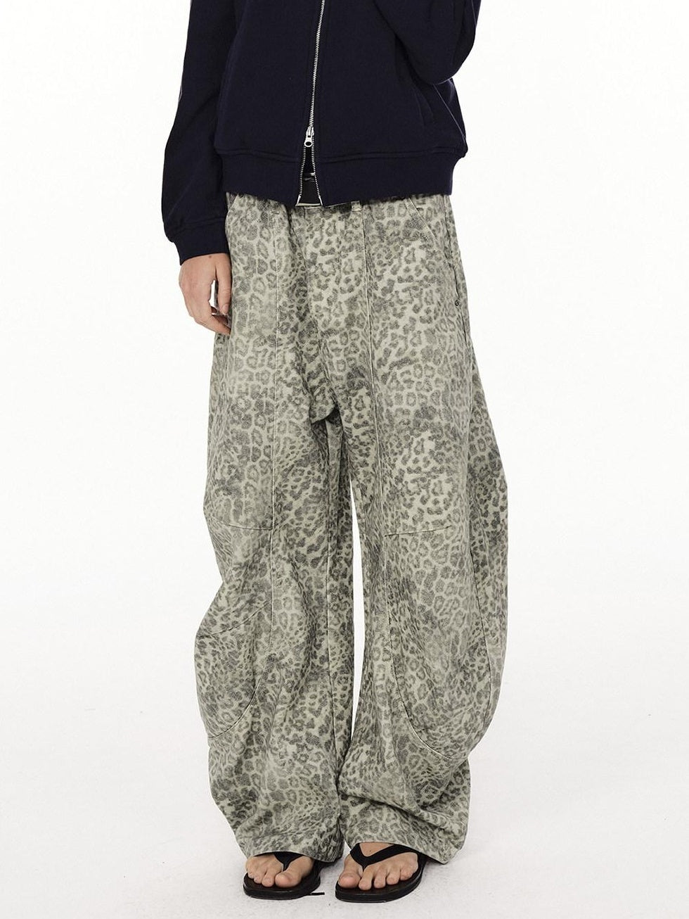 Country Moment 100% Cotton Mid Rise Relaxed Fit Leopard Print Zipper Fly Unisex Wide Leg Jeans