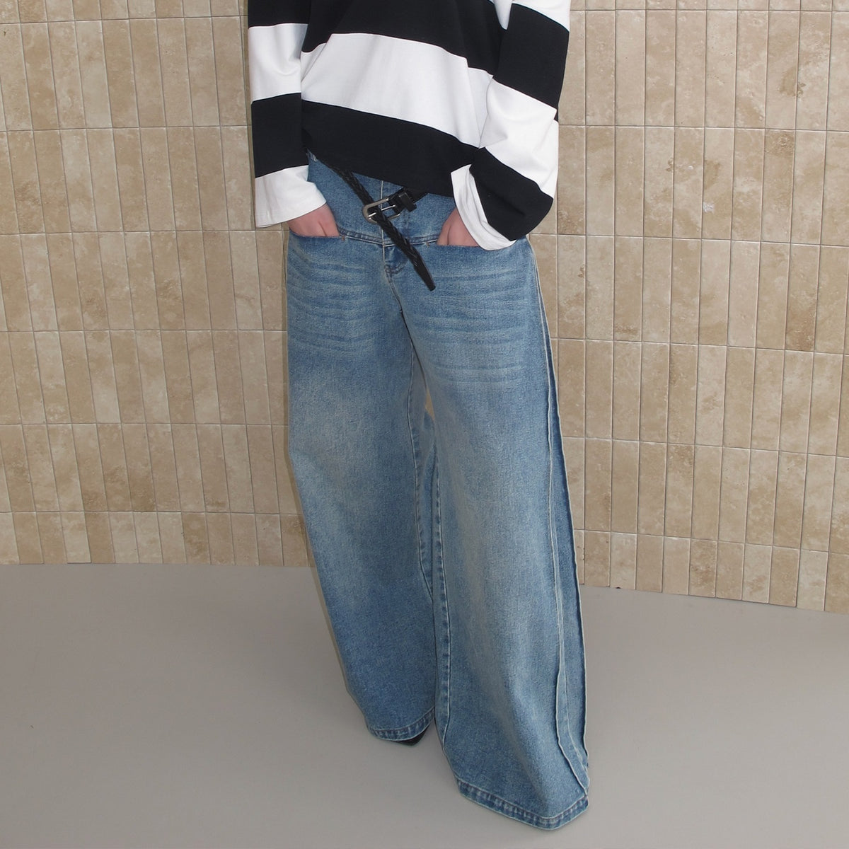 CasseSango_Durable_Cotton_Mid_Rise_Pleated_Loose_Fit_Washed_Blue_Wide_Leg_Jeans_MISSTT