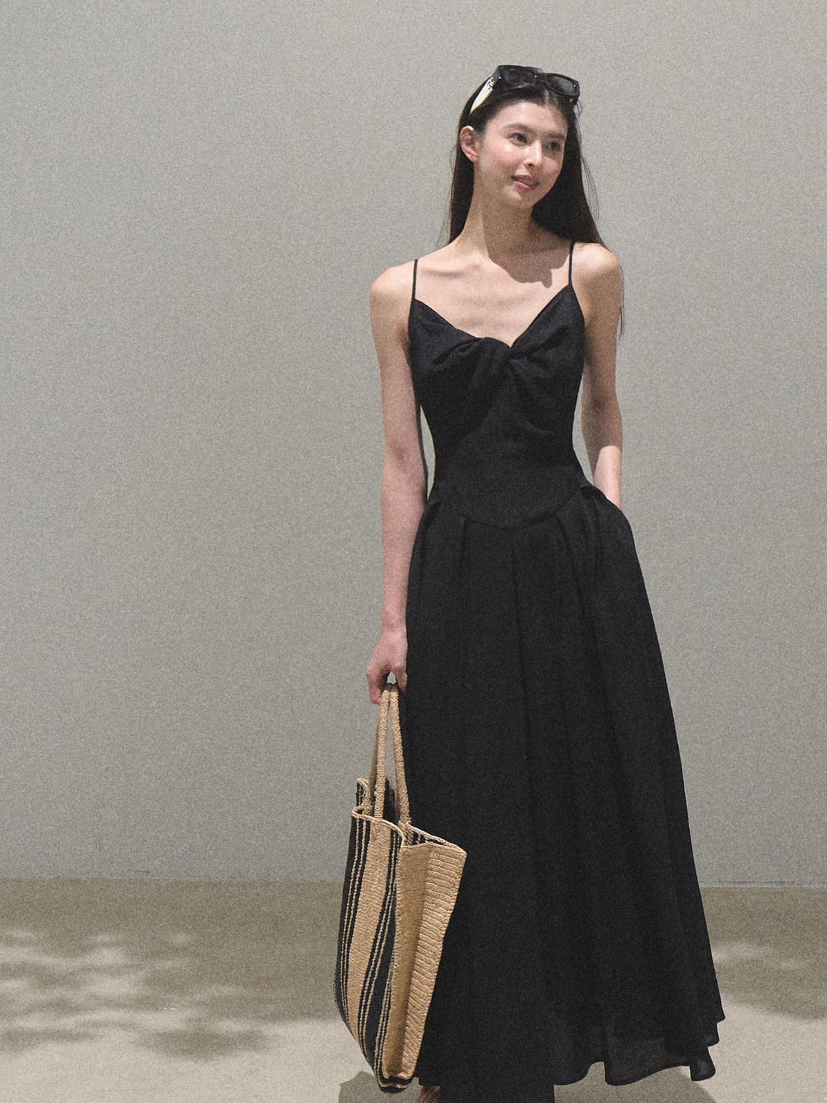 7 OAKMOO Elegant Cinched Waist Linen Spaghetti Strap Women City Commute Maxi Dresses