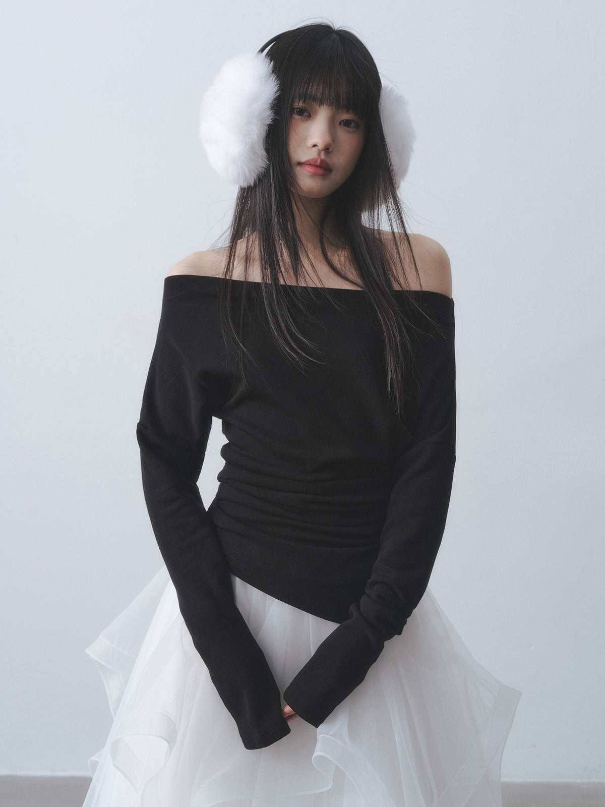 DDGIRL_studio_Soft_Rayon_Asymmetric_Pleat_Boat_Neck_Slim_Women_Black_Long_Sleeve_T-Shirts_MISSTT