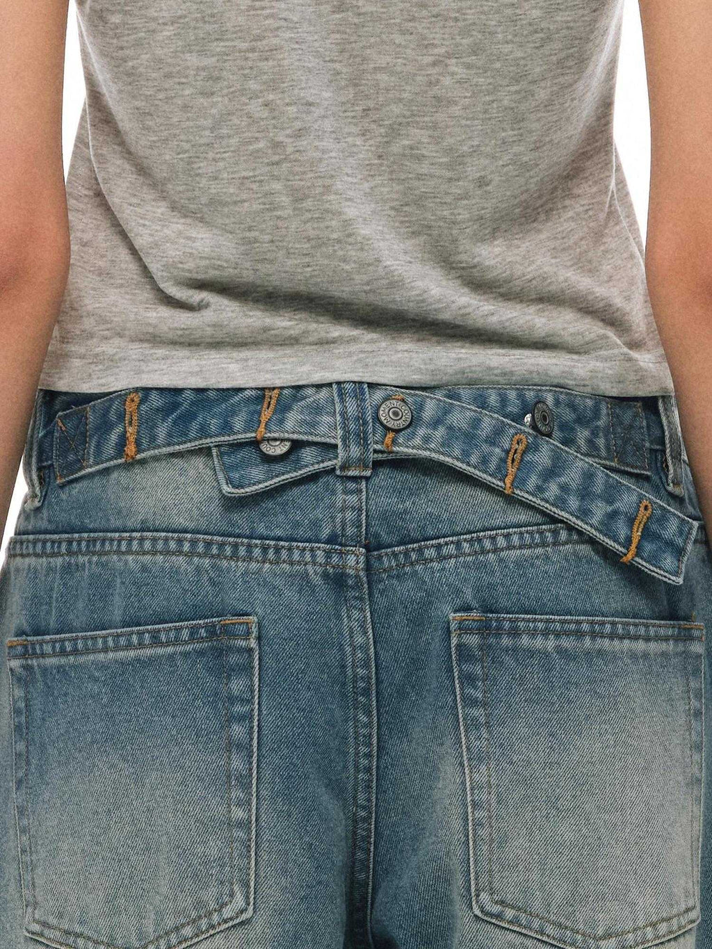 Country Moment Distressed Multi Pocket Mid Rise Women Washed Denim Straight Leg Jeans