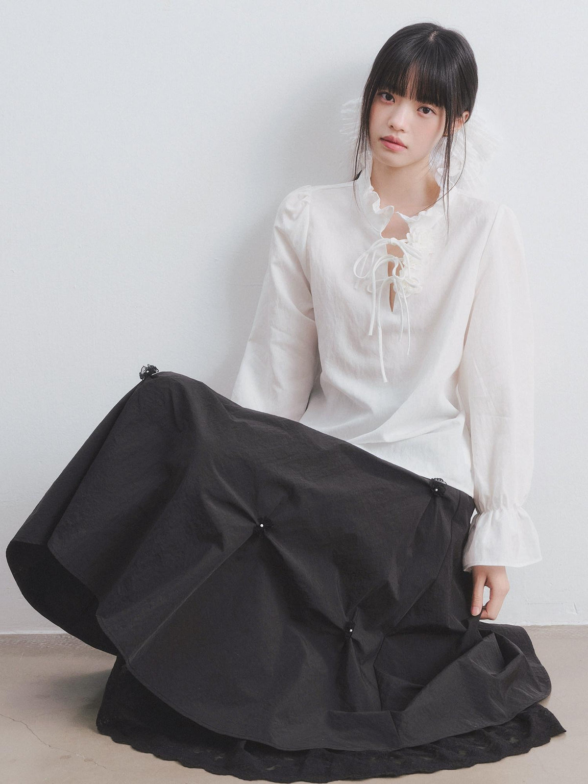 DDGIRL studio Breathable Non Deforming Ruffle Collar Bell Sleeve Straight Cut Commuter Shirts