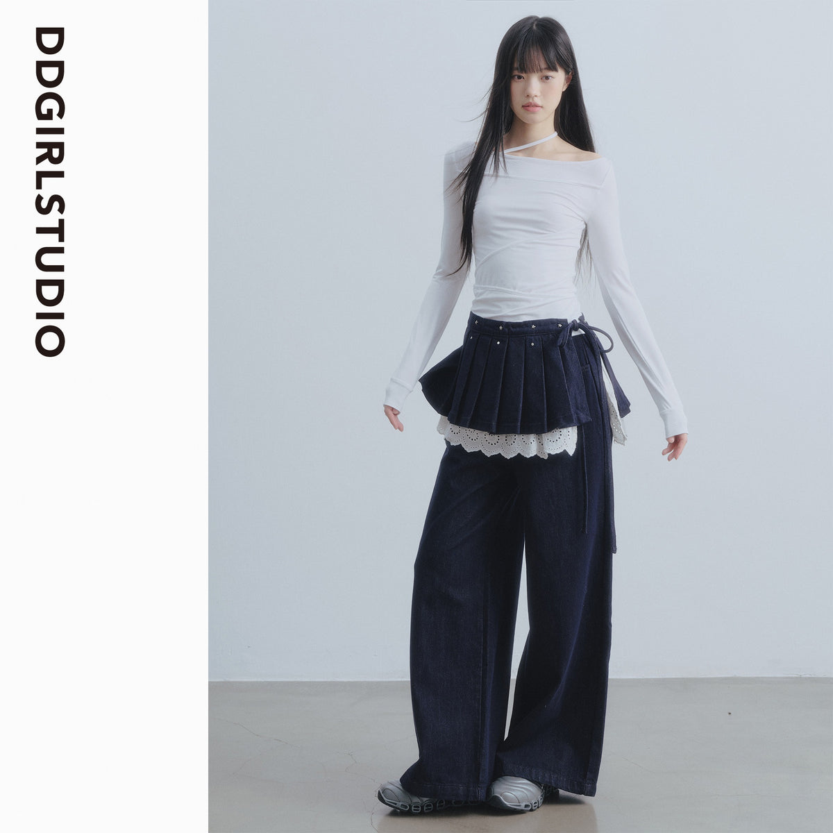DDGIRL_studio_Washed_High_Waist_Lace_Trim_Non_Stretch_Zip_Fly_Navy_Comfort_Wide_Leg_Jeans_MISSTT